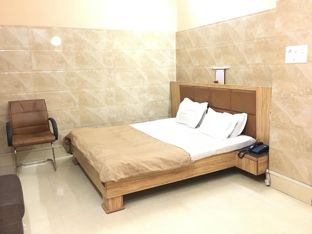 Nalanda Hotel จัมเชดปูร์ ภายนอก รูปภาพ